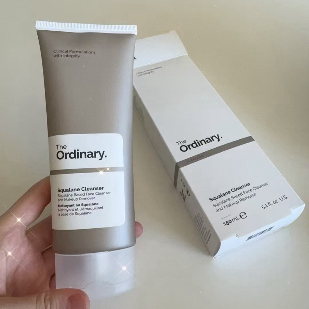The Ordinary Squalane Cleanser - White and Gray